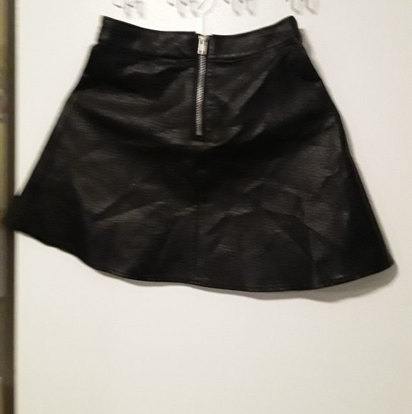 H&M Divided Women's Faux Leather Skirt - Picture 5 of 8